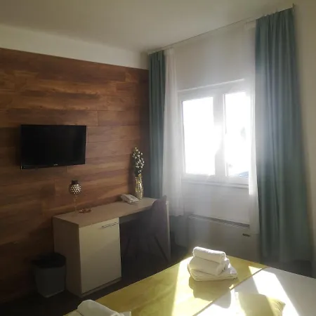 Hotel Bor Krk Town