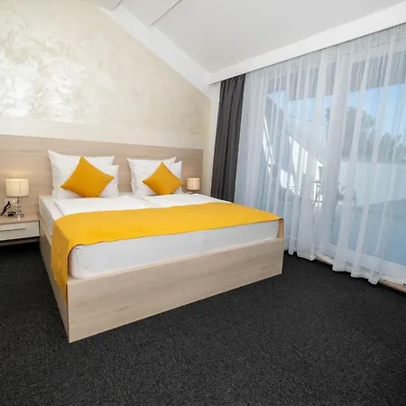 Bor Hotel Krk Town
