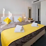 Bor