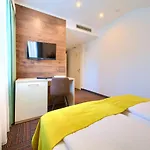 Bor Hotel