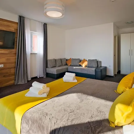 Bor Hotel Krk Town