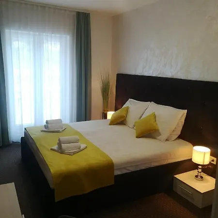 Bor Hotel 3*