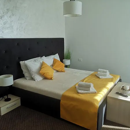 Hotel Bor 3*