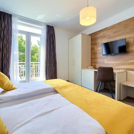 Bor Hotel 3*