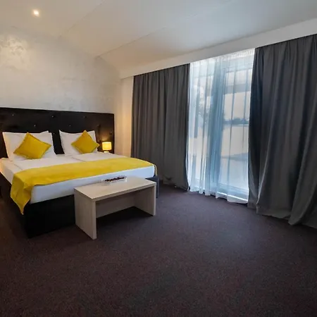 Hotel Bor