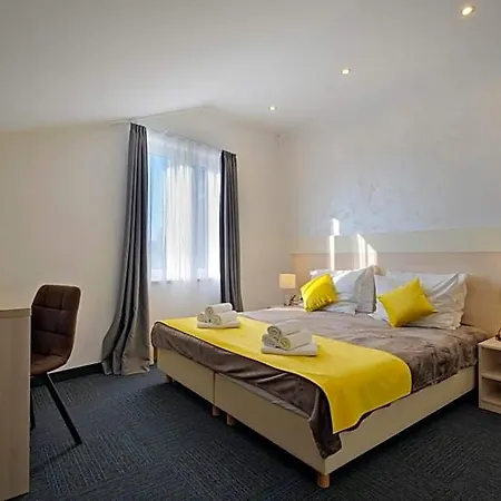 Hotel Bor Krk Town