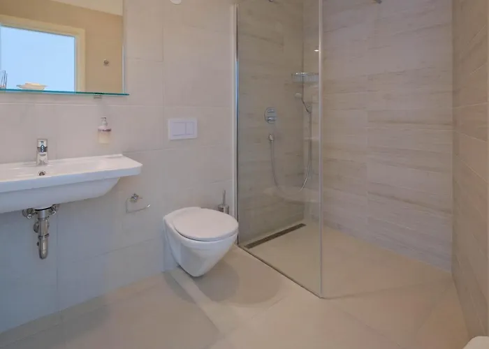 Ξενοδοχείο Bor 3*