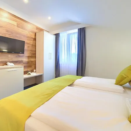 Hotel Bor