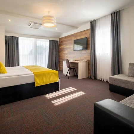 Bor Hotel 3*